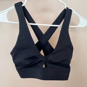 Fabletics Oasis Twist Medium Impact Sports Bra - S